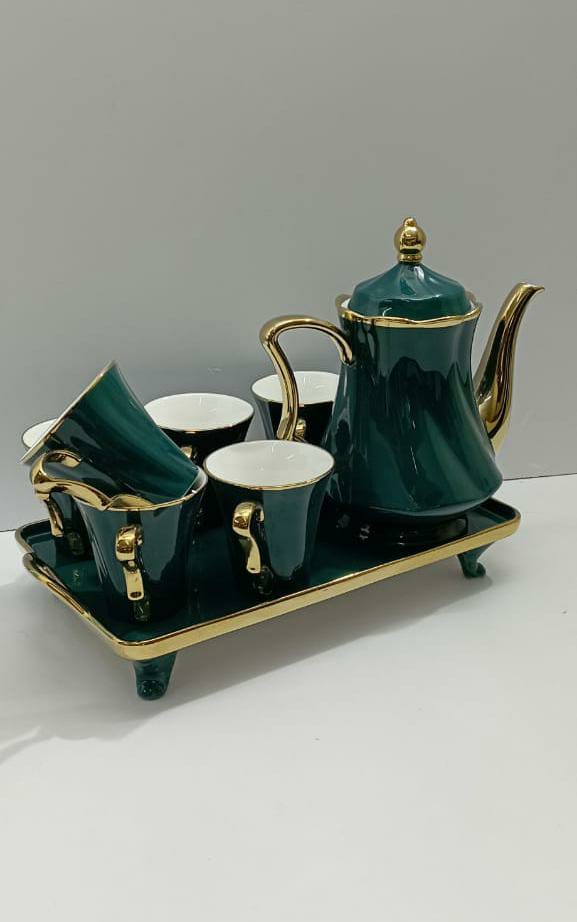 Ensemble de thé en céramique et plateau
