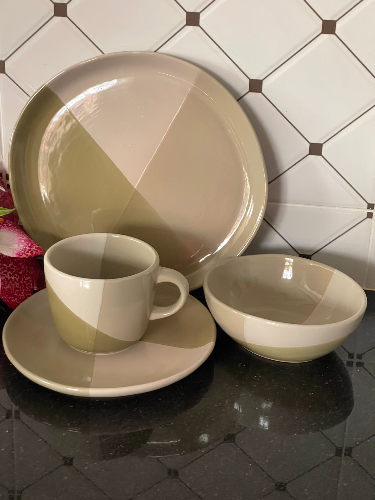 Set de dîner en céramique de 24 pièces