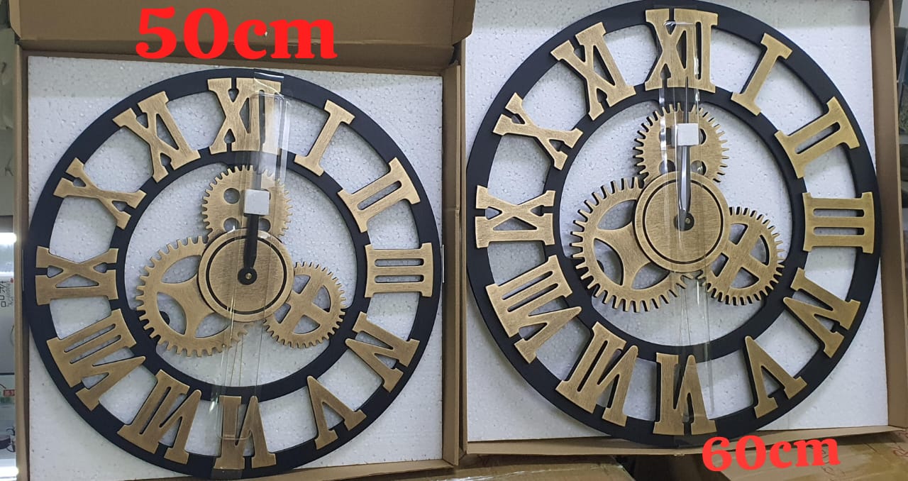 Horloge murale en bois rétro