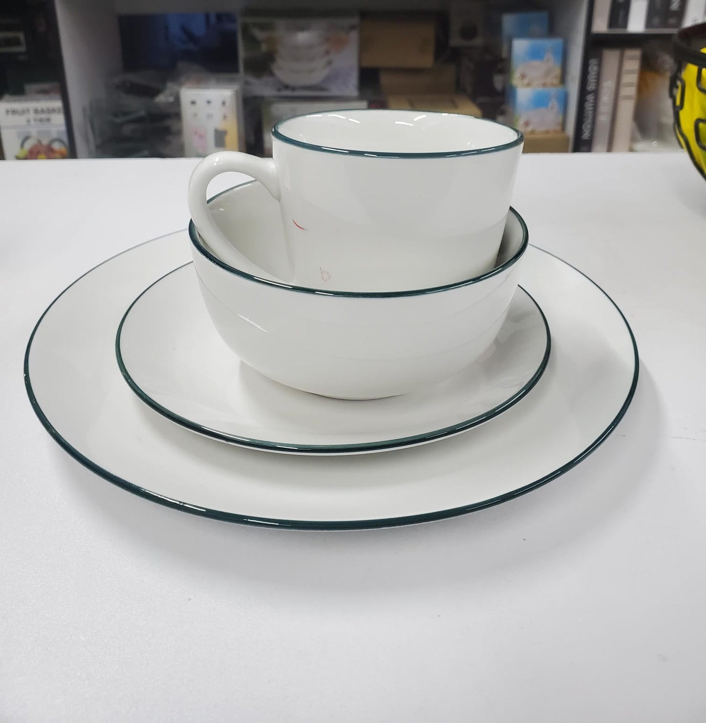 Set de dîner en céramique de 24 pièces