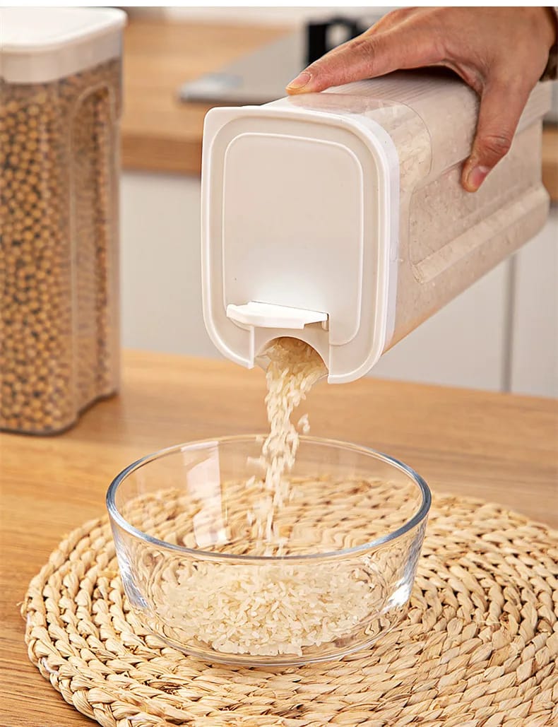 Bocal transparent scellé de cuisine