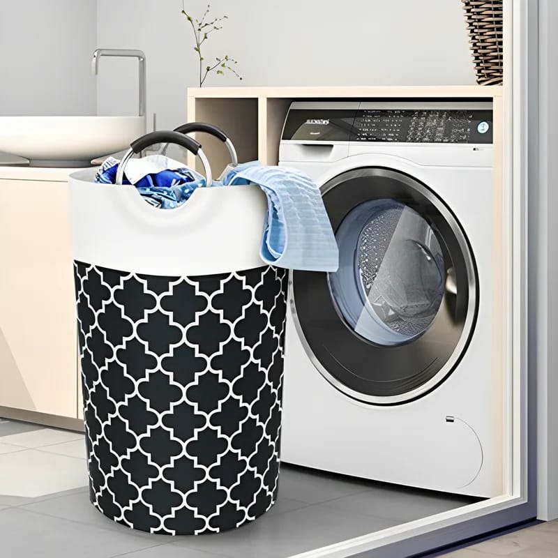Panier à linge avec poignée métallique