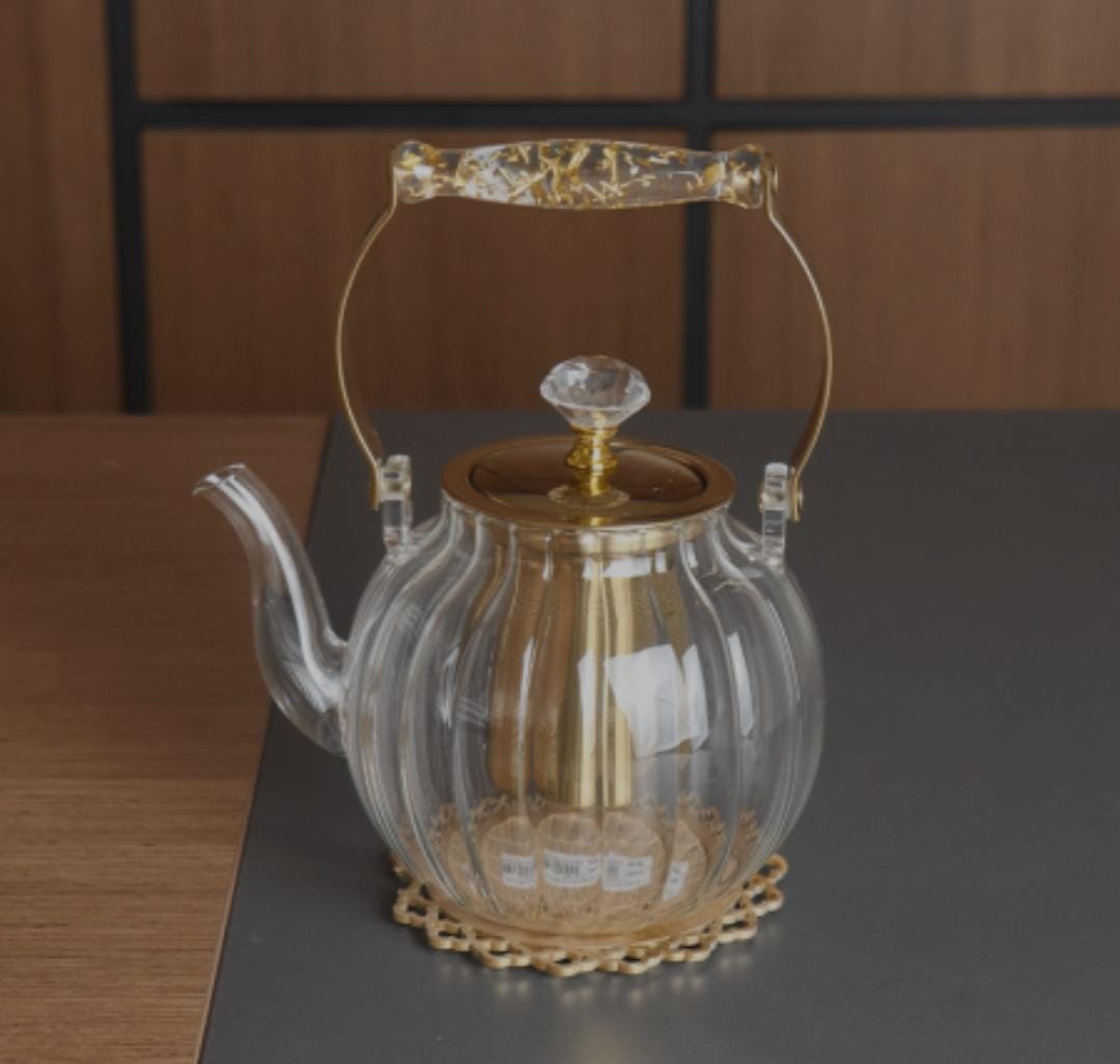 Théière en verre avec infuseur