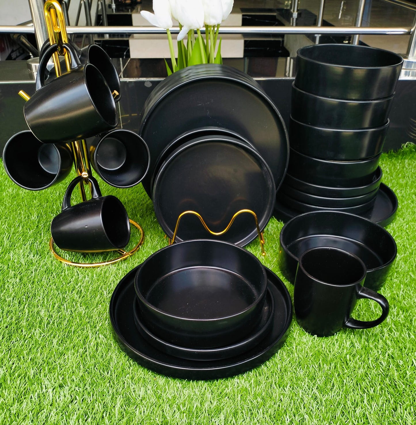Set de dîner uni noir de 24 pièces