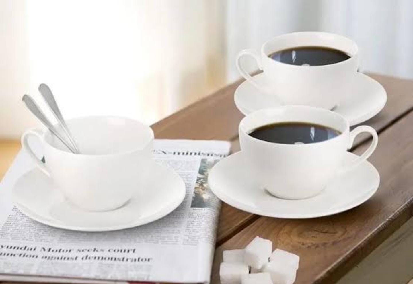12pcs tasses et soucoupes blanches