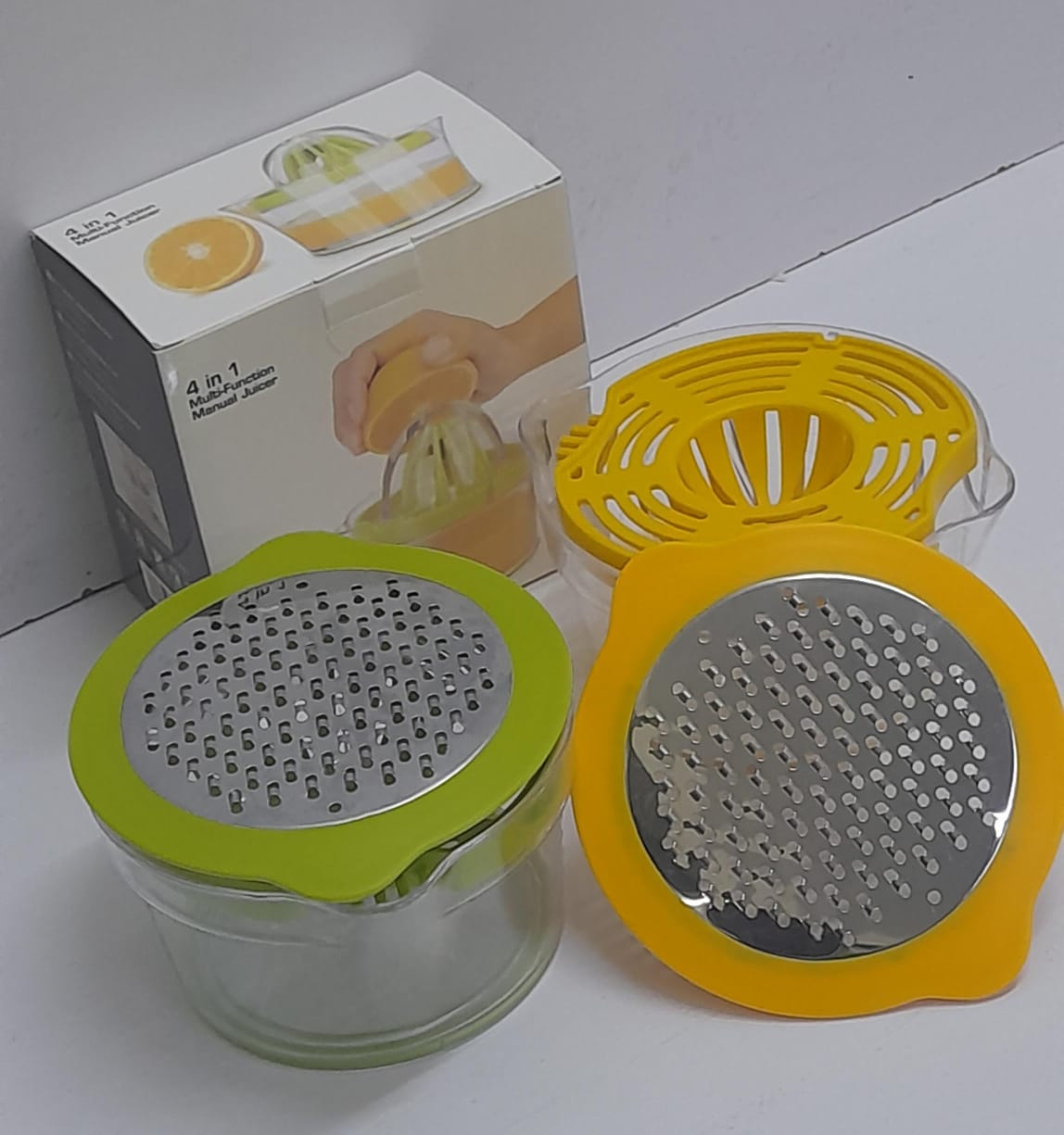 Extracteur et râpe multifonction 4 en 1