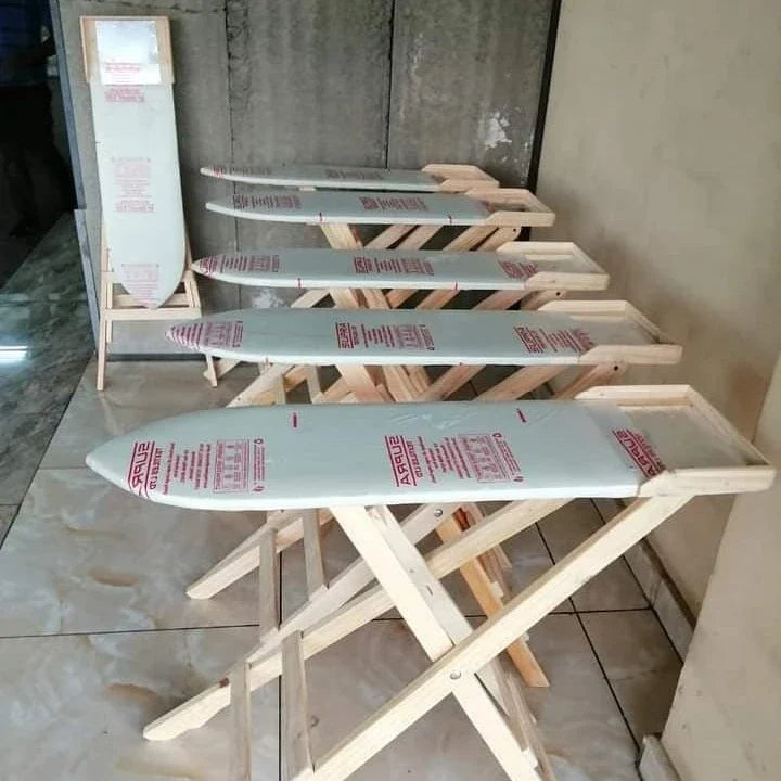 Table à repasser en bois pliable