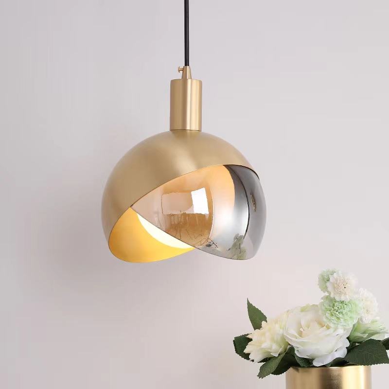 Floroux pendant light in gold glass | Modern design | Dimmable | Elegant lighting for the living room and dining room