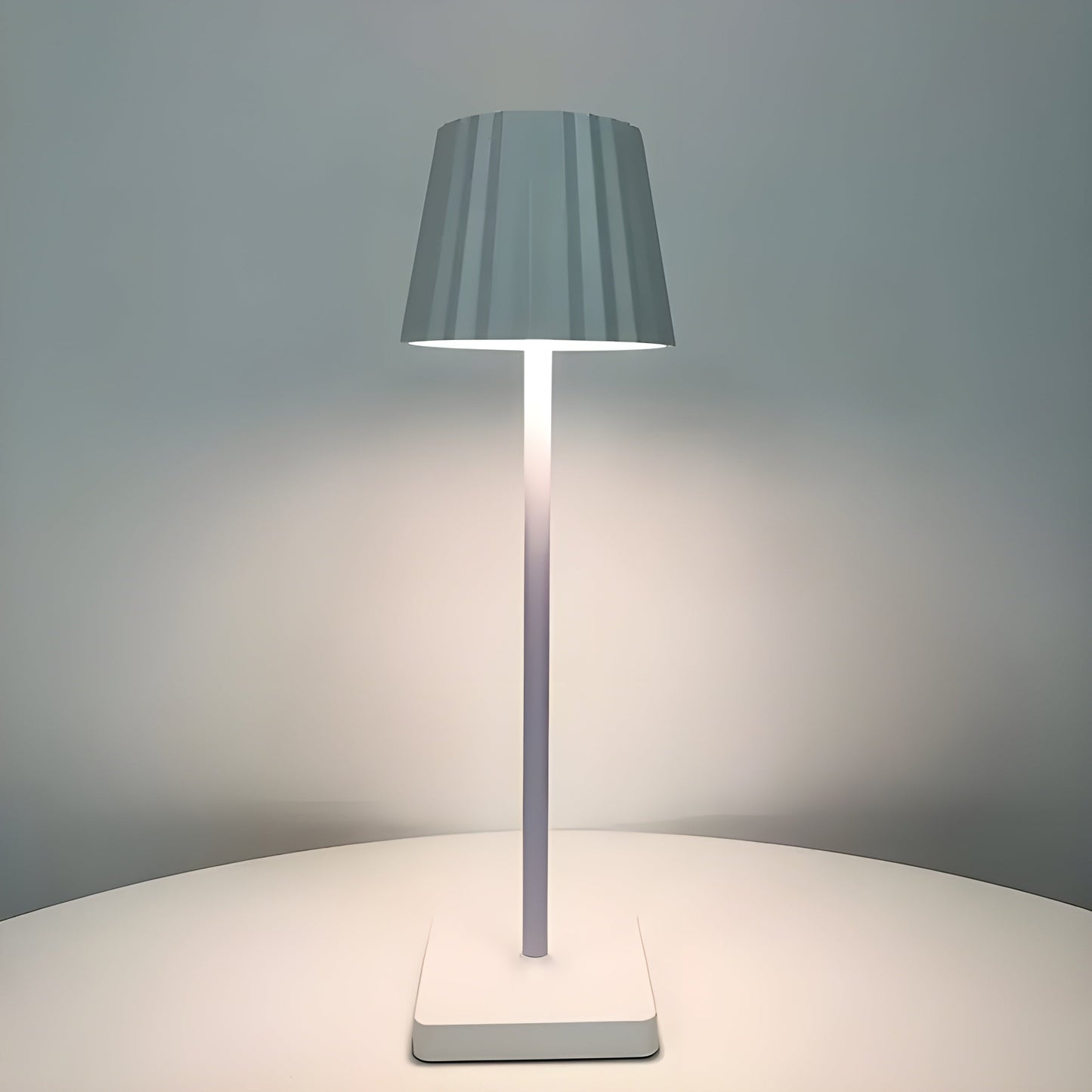 Nordic Arlo – Lampe de table à toucher dimmable – étanche et rechargeable