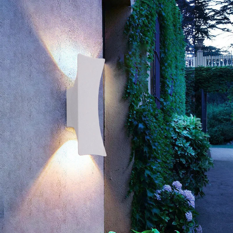 Floroux | Applique murale LED extérieure élégante pour l'architecture moderne