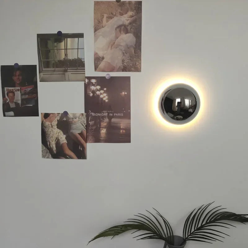 Floroux – Lampe orb métallique sculpturale