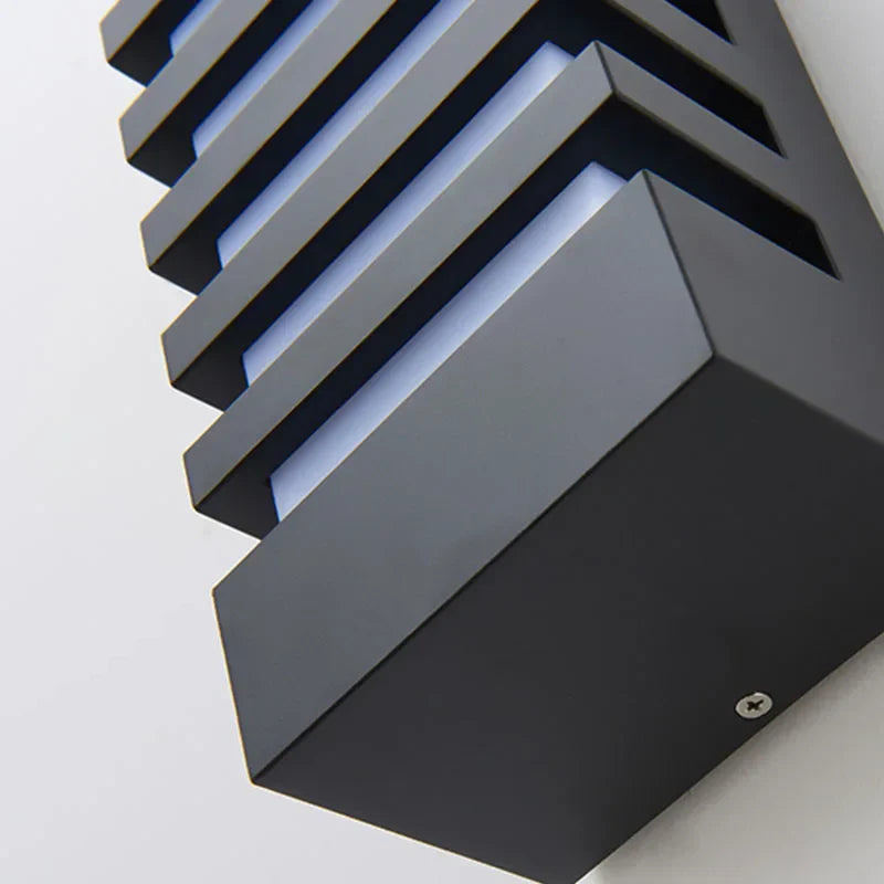 Floroux – Lampe en aluminium contemporaine