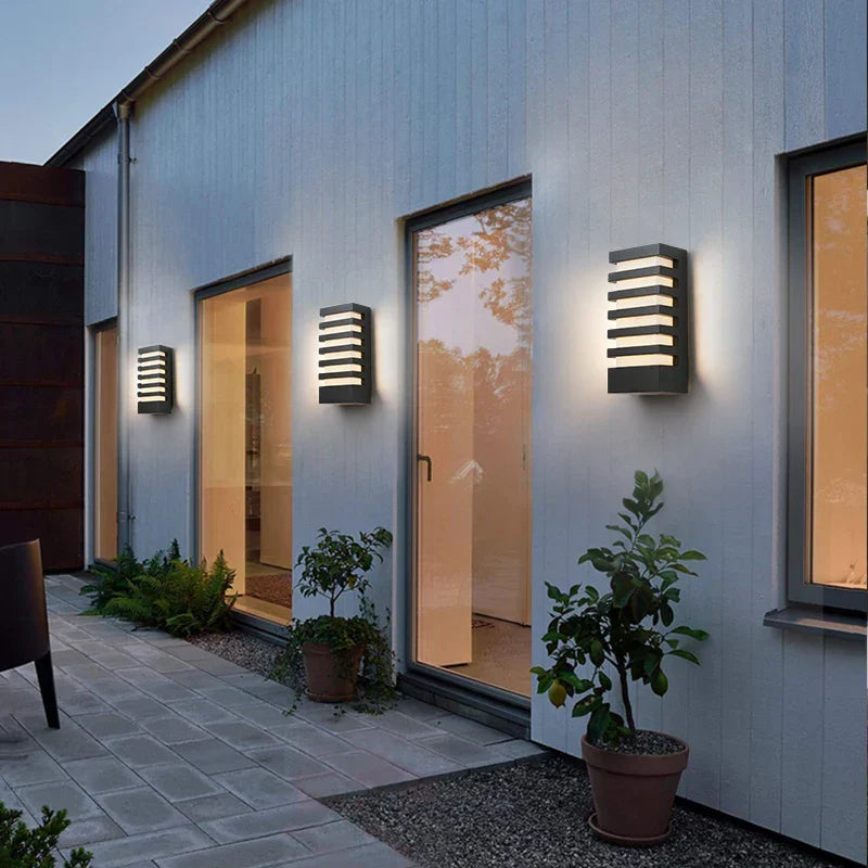 Floroux – Lampe en aluminium contemporaine
