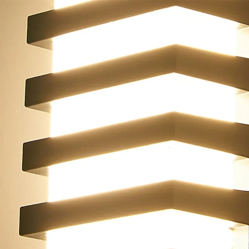 Floroux – Lampe en aluminium contemporaine