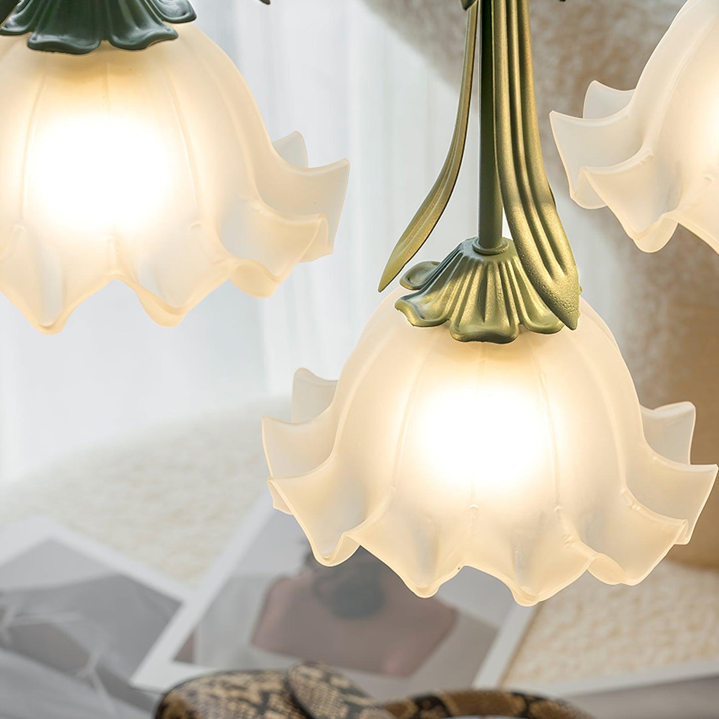 Floroux Lila du Vallée Pendant | Elegant Design | Ambient Lighting | Decorative Hanging Lamp for Living Room and Dining Room