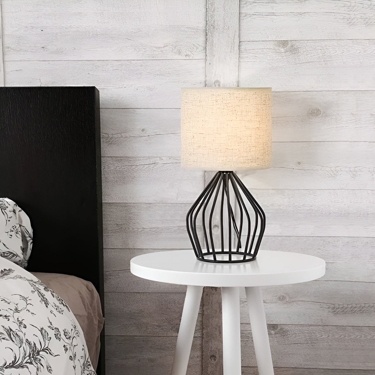 Lampe de table élégante avec abat-jour en lin et pied en métal – Éclairage parfait