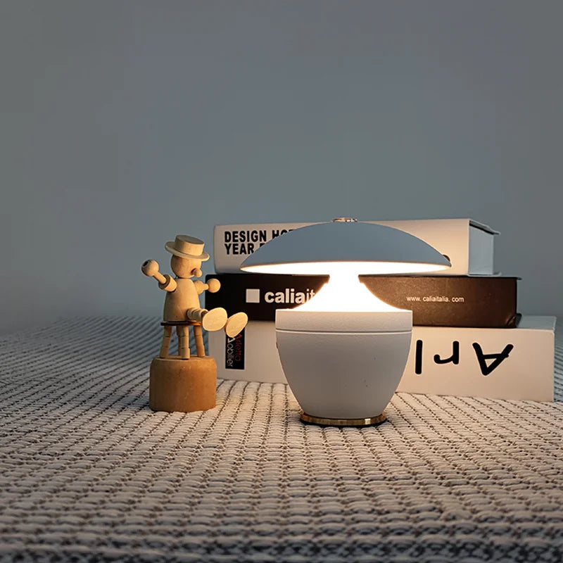 Floroux | Lampe de bureau compacte et élégante