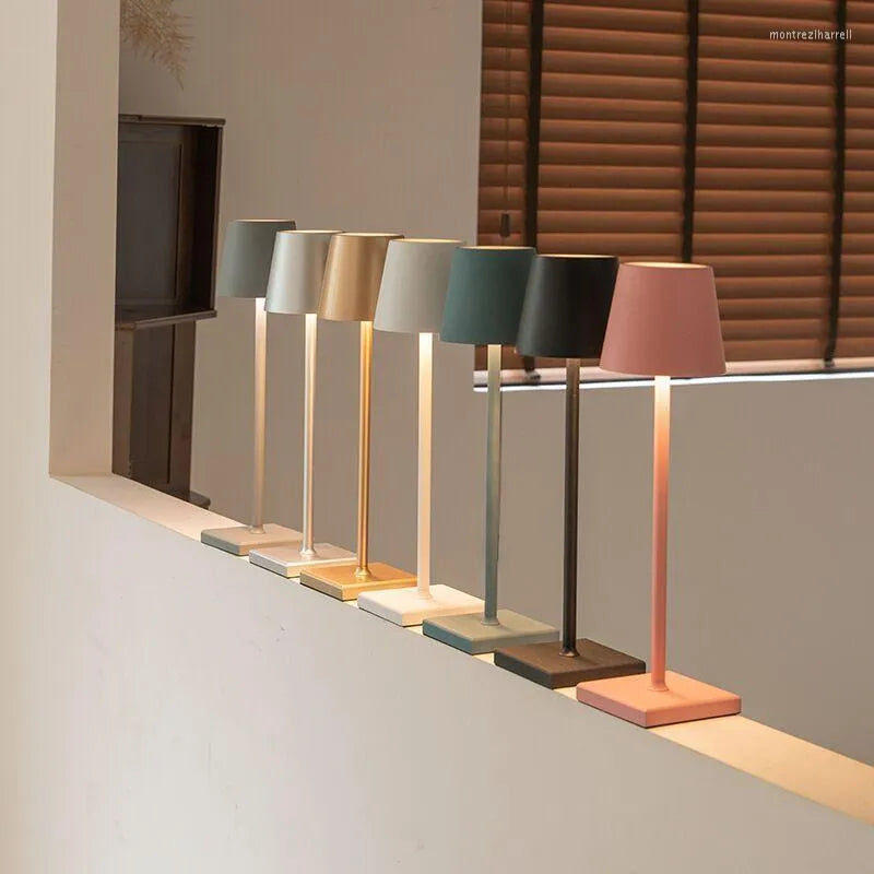 Lampe de Table LED Portable Floroux | Lumière d’Ambiance Sans Fil | Dimmable | Design Moderne | Idéal pour la Maison & le Bureau