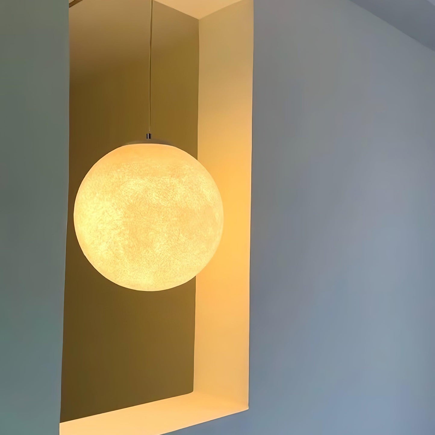 LunaireGlow - Suspension Lumineuse Éclatante