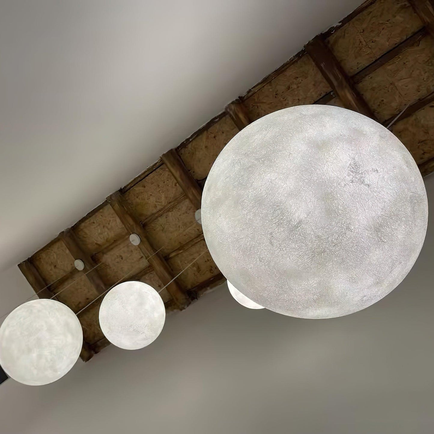 LunaireGlow - Suspension Lumineuse Éclatante