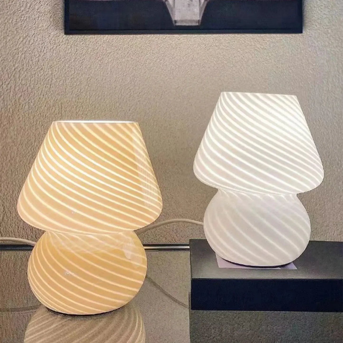 ClartéZen – Lampe de Table en Verre Élégante