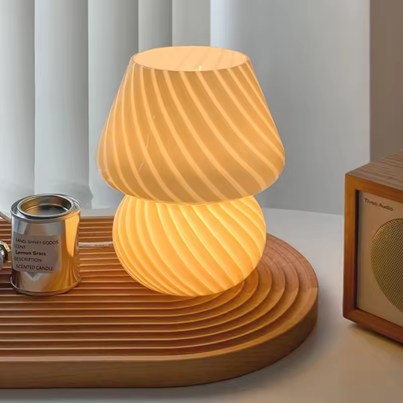 MushAura | Lampe de table LED inspirée du vintage à motifs de champignon