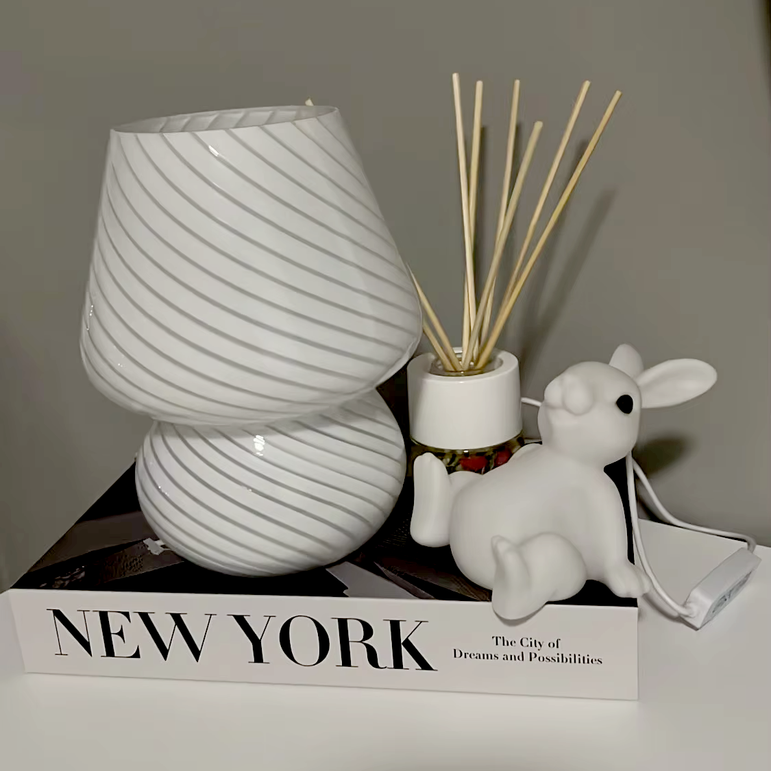 MushAura | Lampe de table LED inspirée du vintage à motifs de champignon