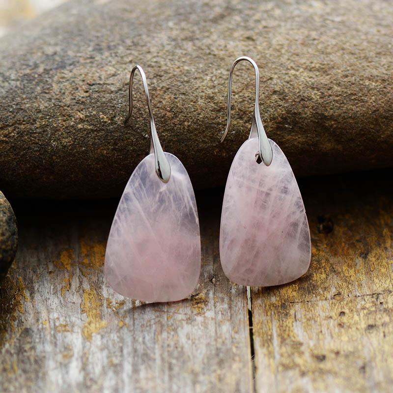 AuraGlow Boucles d'oreilles - Bijoux protecteurs en quartz rose élégant