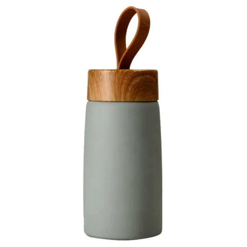 Tasse à café isolée de style nordique