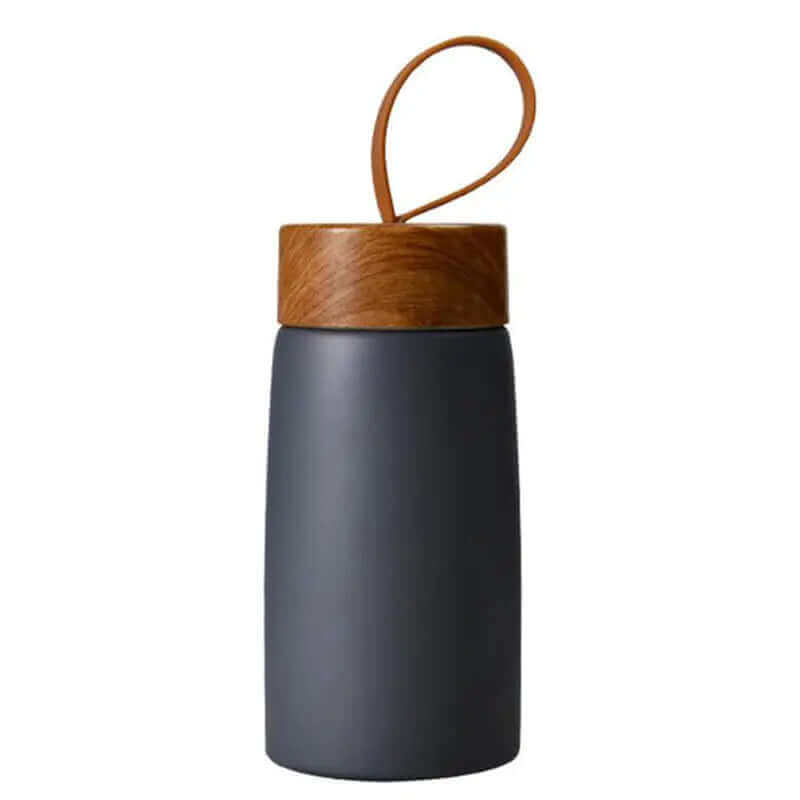 Tasse à café isolée de style nordique