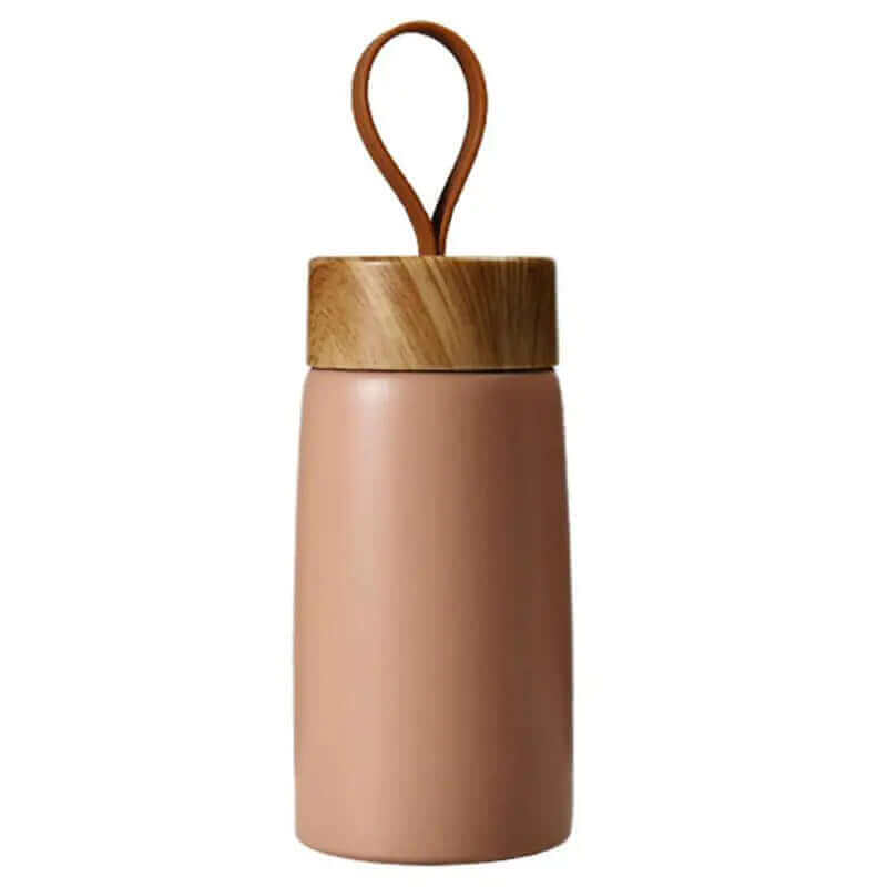 Tasse à café isolée de style nordique
