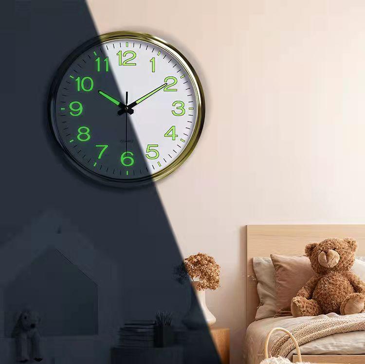 Horloge murale silencieuse éclairée 30 cm
