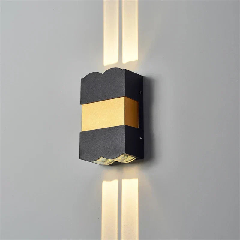 Floroux | Applique extérieure LED résistant aux intempéries pour une illumination élégante