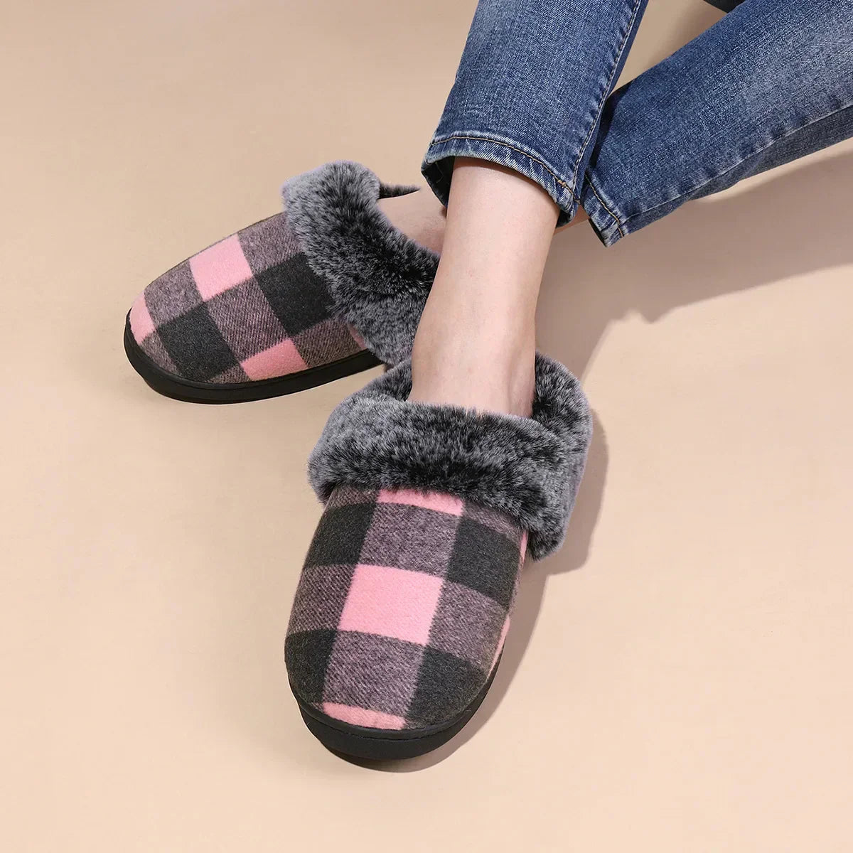 Velvet Vibes Pantoufle - Pantoufles d'hiver adaptées aux enfants en laine et coton avec semelle antidérapante