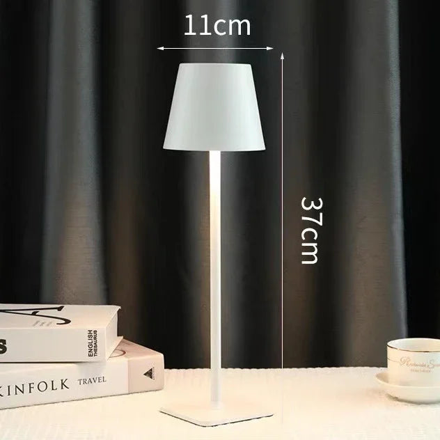 LumiLuxe - Lampe LED Portable USB Élégante pour Hôtel