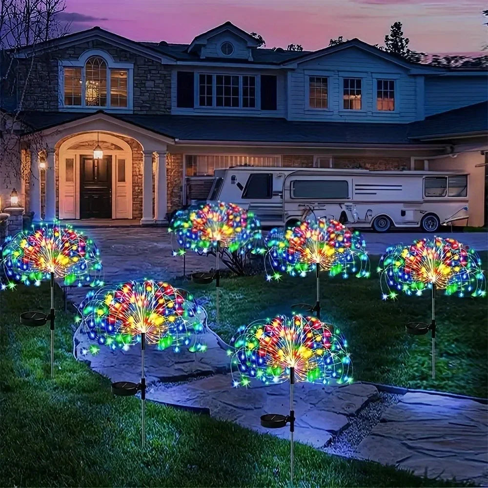 Lumières de Noël Colorées en Feu d'Artifice Solaire - 8 Modes Décor Étanche pour Jardins pour Fêtes en Extérieur, Terrasses et Allées - Design en Fil de Cuivre Flexible