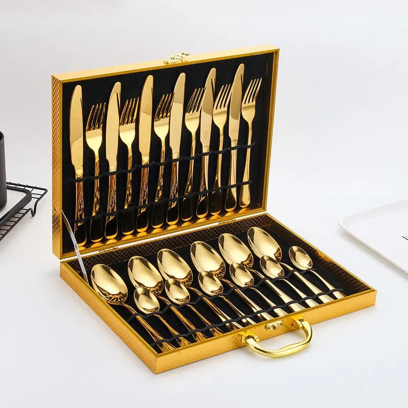 Ensemble de couverts Opulent Gold - L'élégant ensemble de couverts en or et argent de 24 pièces