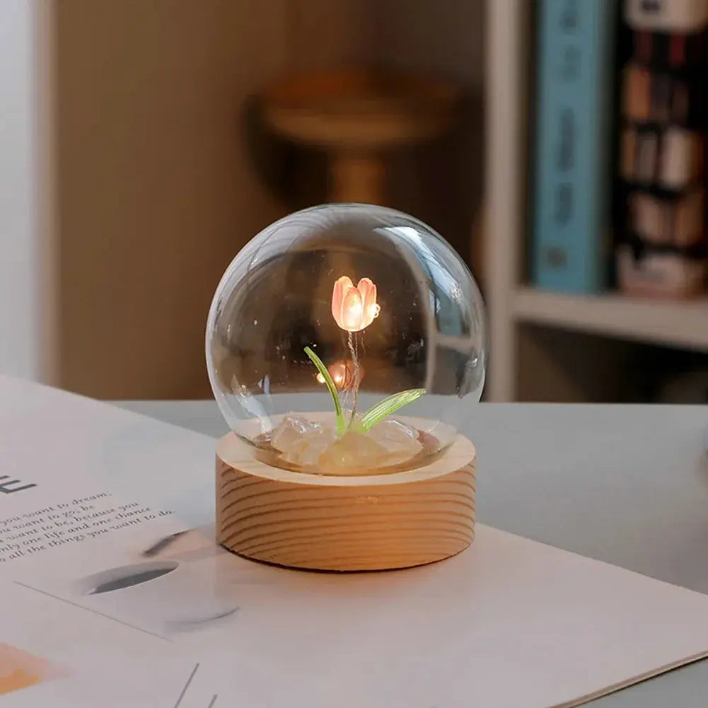 ÉclatTulipe - Lampe de Nuit Faite à la Main en Verre