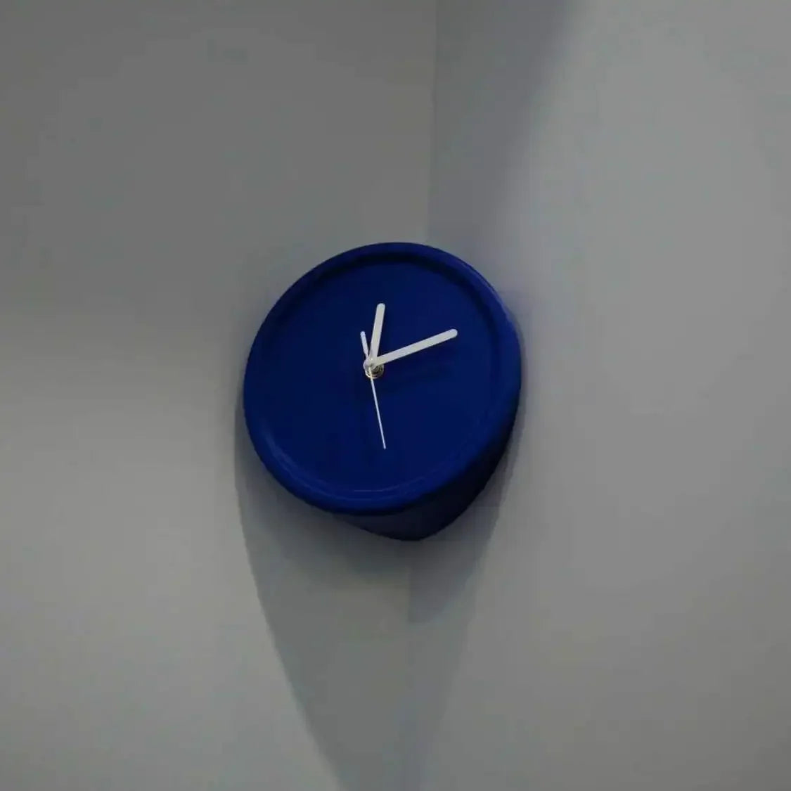 SilentCorner Horloge - Horloge mural silencieux élégant sans perçage