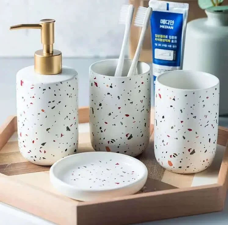 Accessoires de salle de bain en terrazzo peint nordique