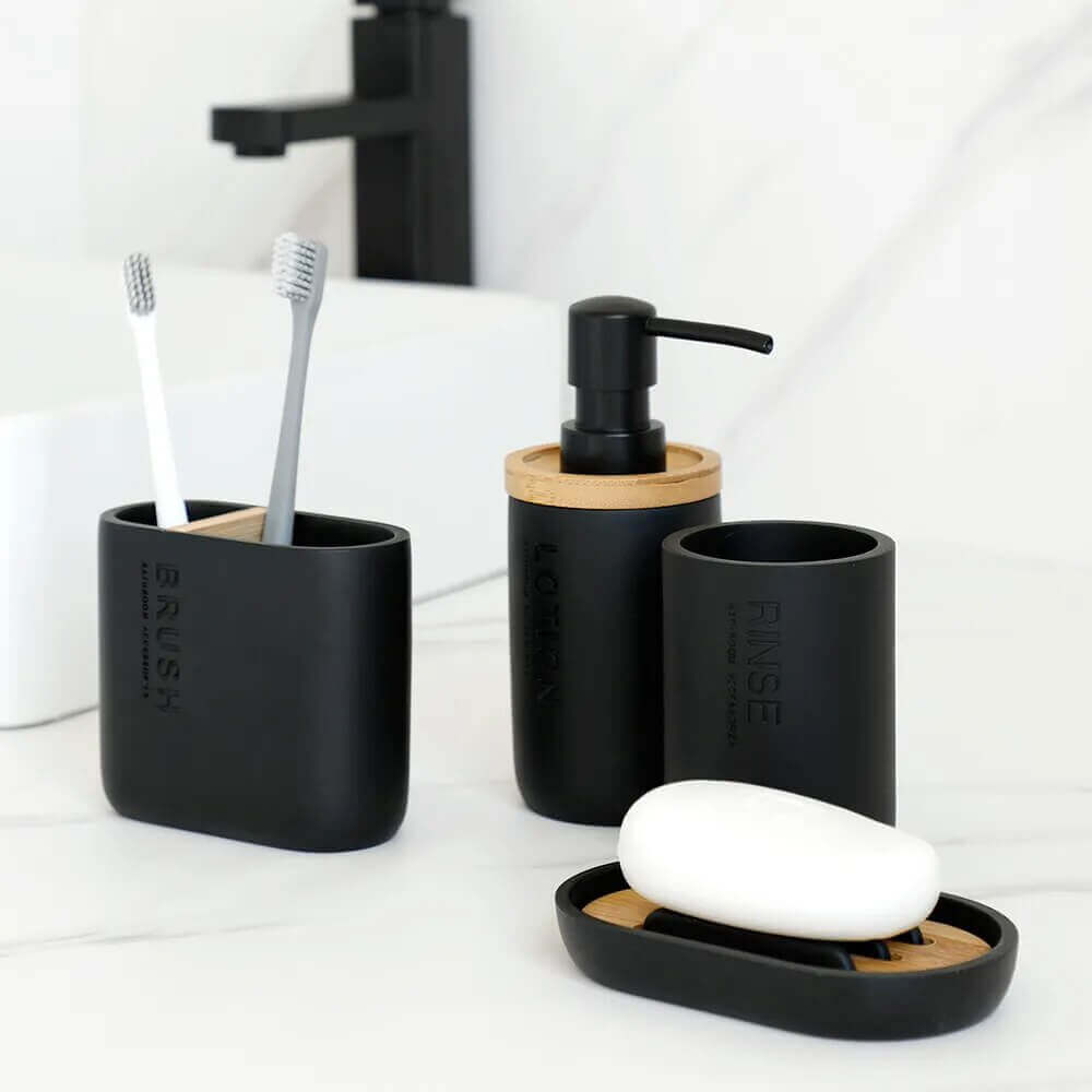 Ensemble d'accessoires de salle de bain design en noir ou blanc
