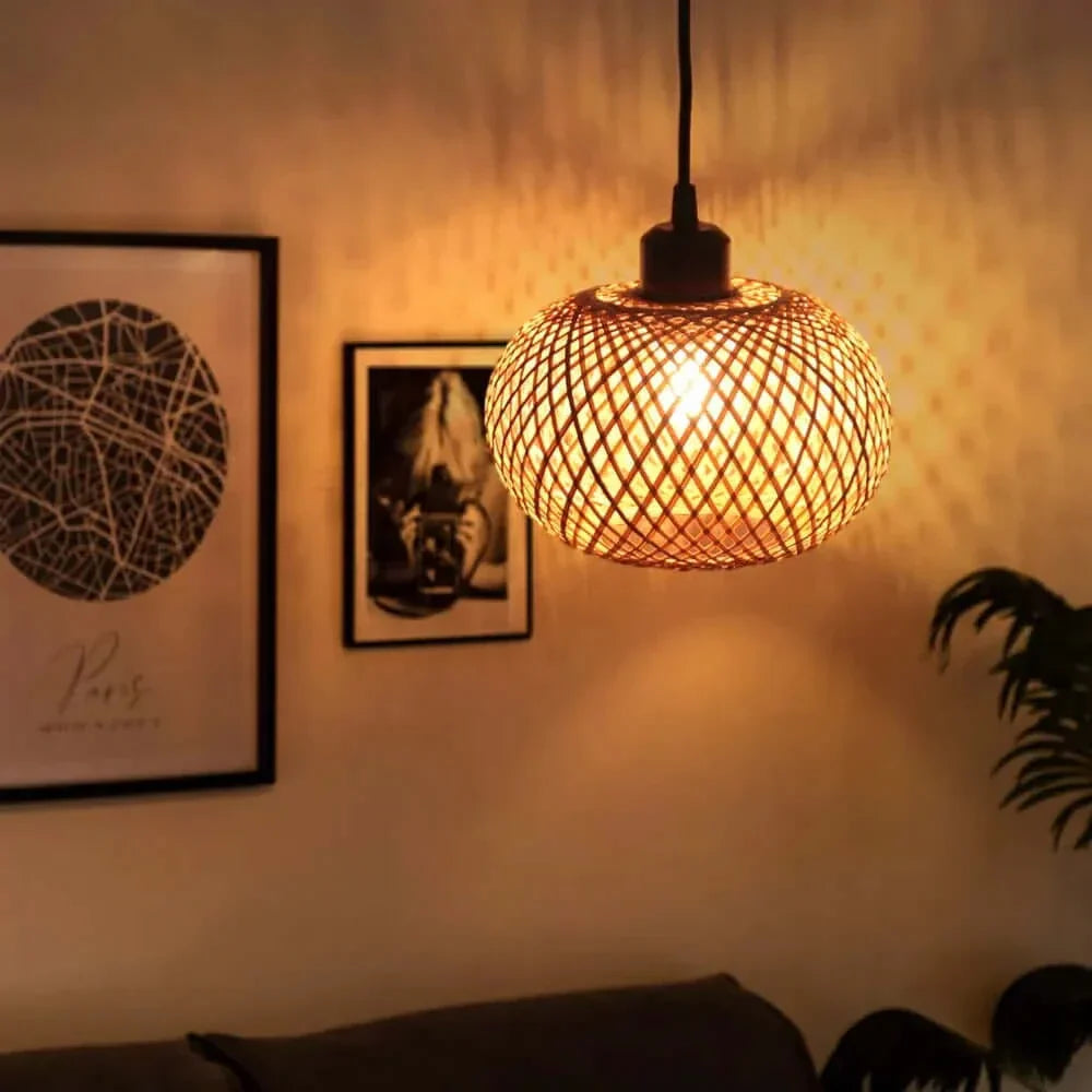 Chic lustre en rotin du milieu du siècle