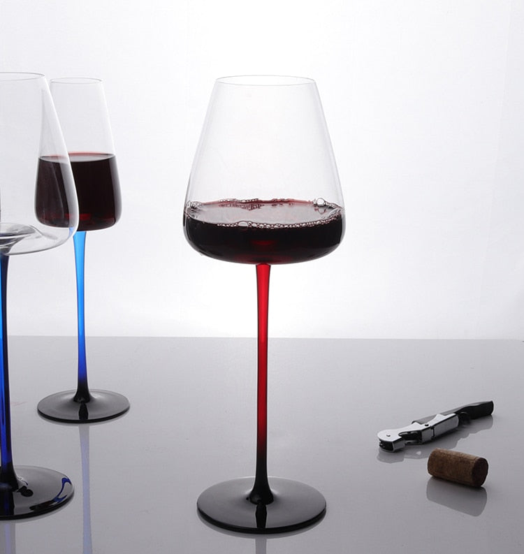 Coupes en verre contrastant laqué piano