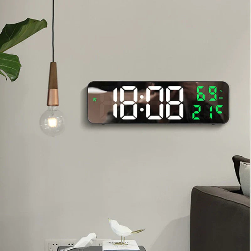 LumiTech – Horloge murale numérique LED avec affichage de la température et de l'humidité