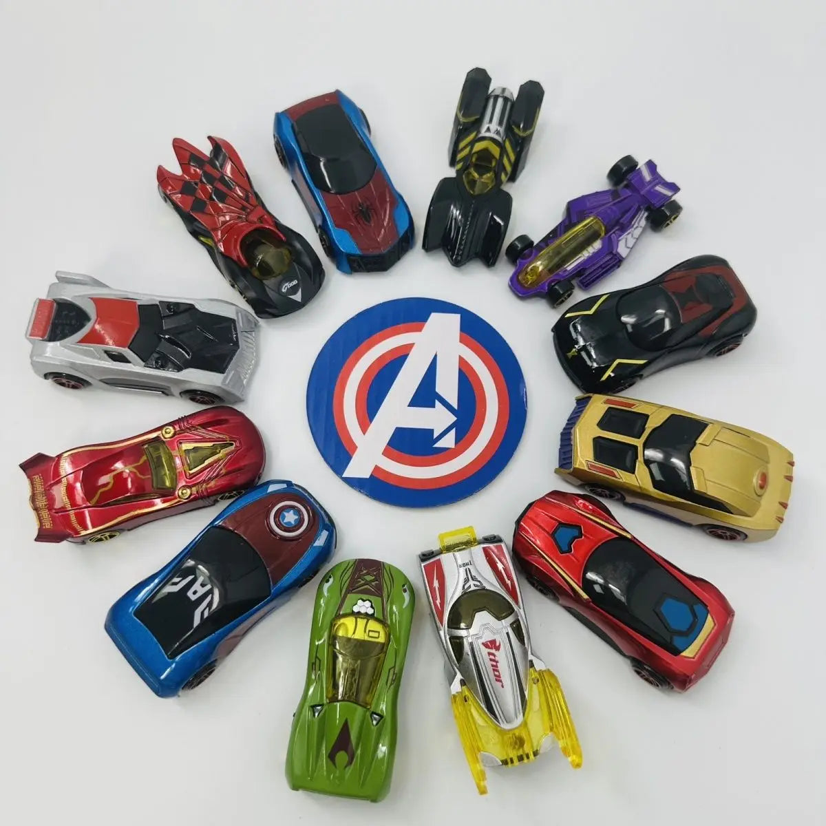 Set de voitures en métal Marvel Avengers - Iron Man, Spider-Man, Captain America Jouets de collection pour enfants