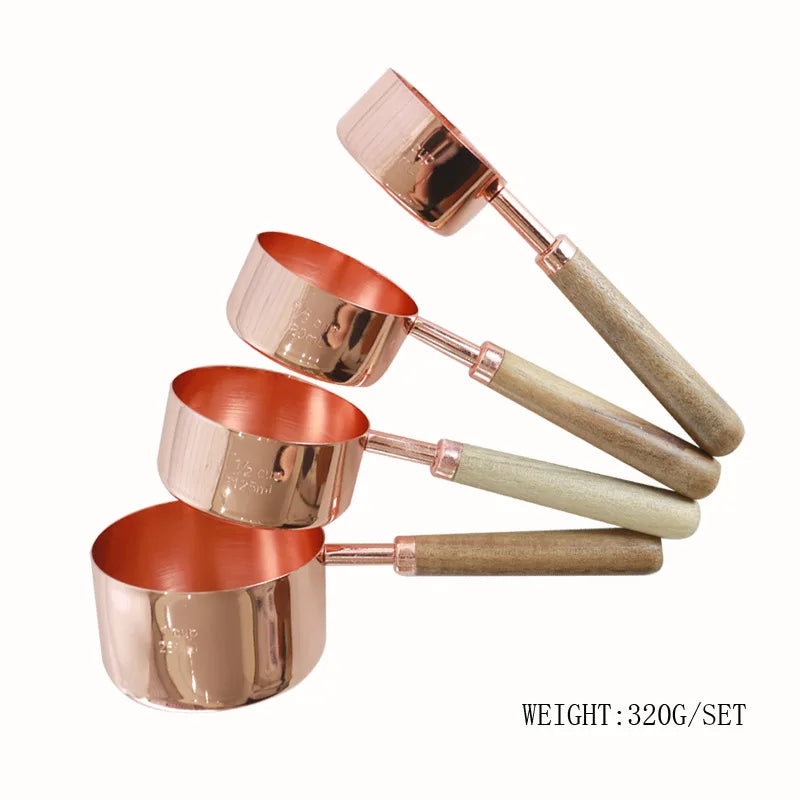 Ensemble de tasses à mesurer en bois d'acacia et cuillère à mesurer en or rose - Essentiels de pâtisserie