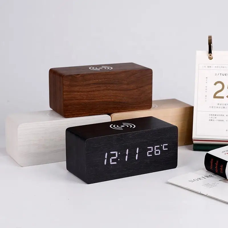 EcoHorloge – Horloge LED en bois avec affichage de la température et chargement sans fil