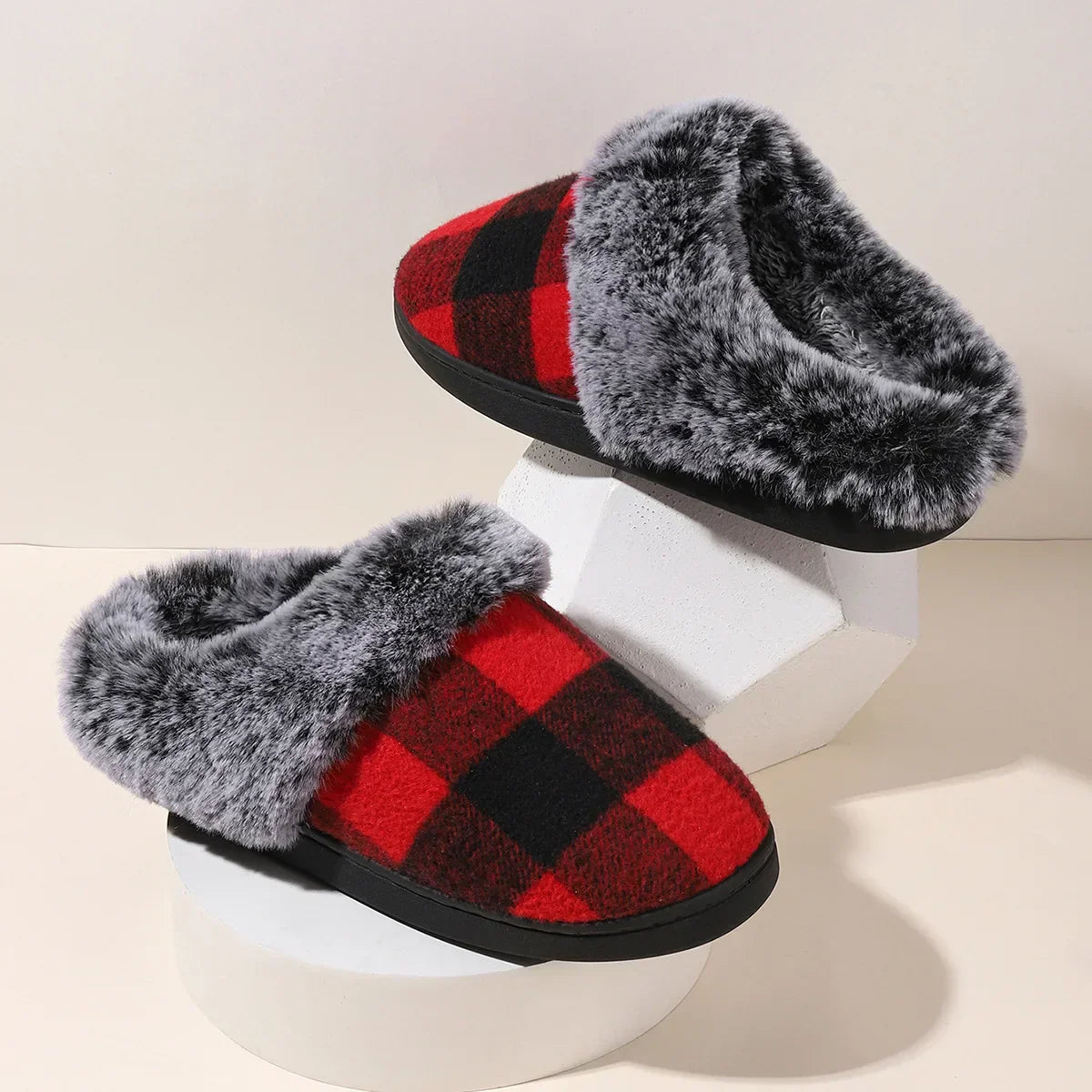 Velvet Vibes Pantoufle - Pantoufles d'hiver adaptées aux enfants en laine et coton avec semelle antidérapante