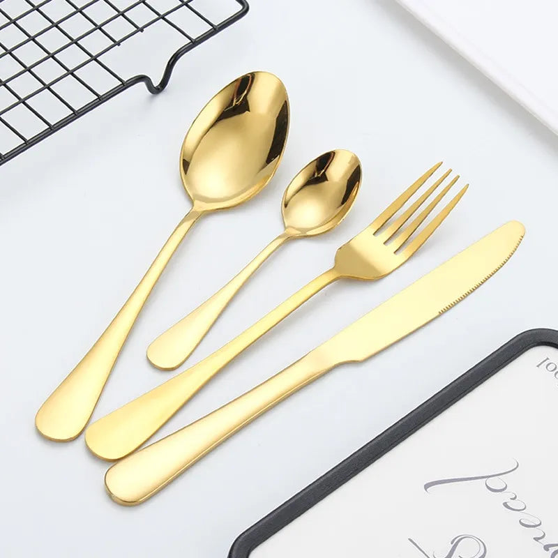 Ensemble de couverts Opulent Gold - L'élégant ensemble de couverts en or et argent de 24 pièces