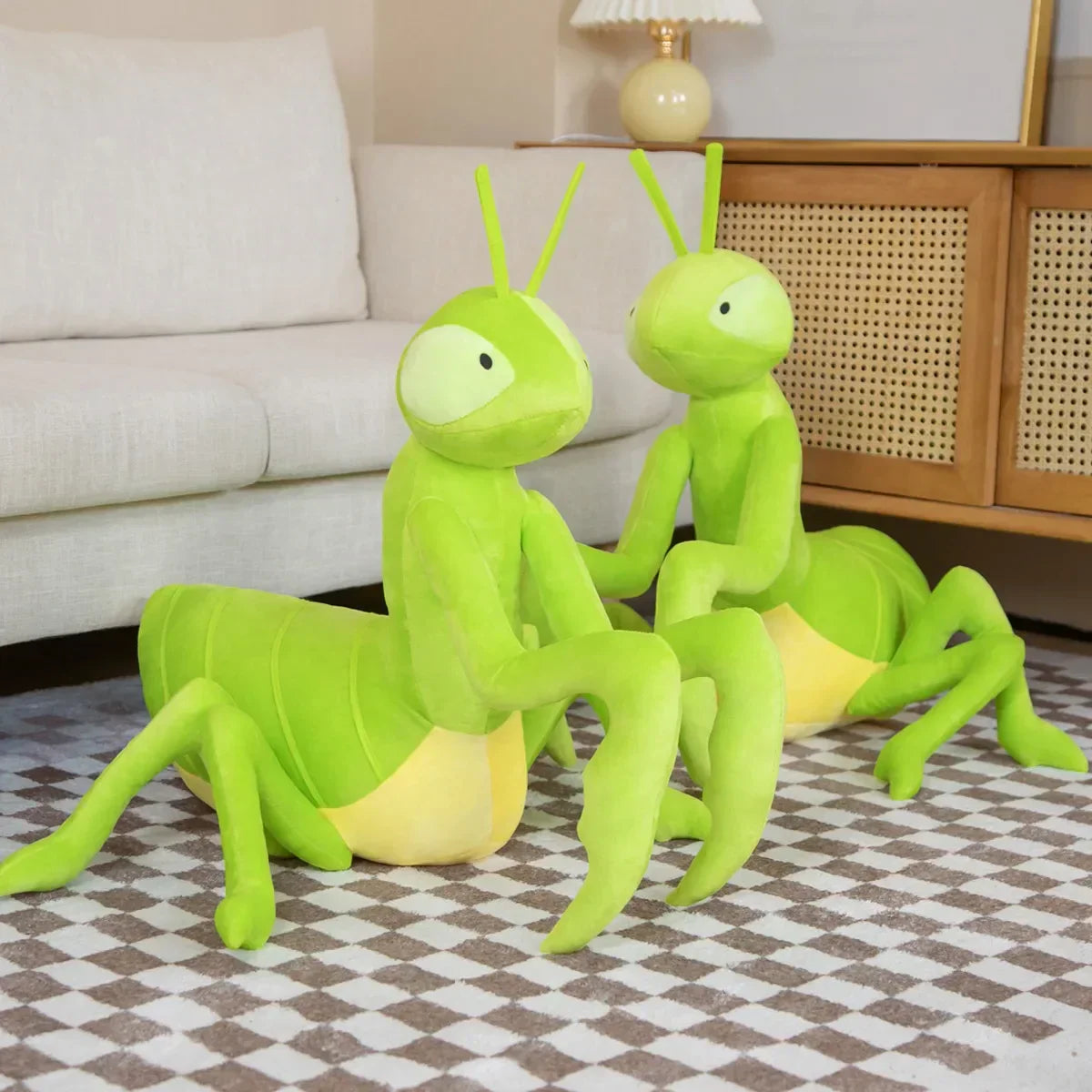 Floroux - Mante religieuse douillette pour enfants : Le compagnon parfait pour l'imagination et l'aventure